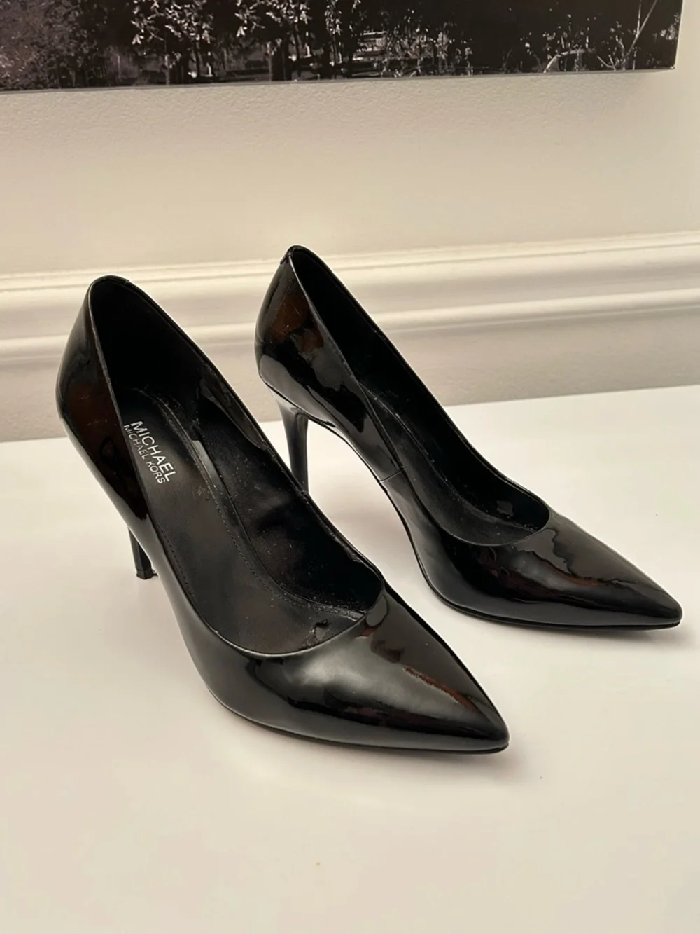 MICHAEL Michael Kors Black Patent Pointed Toe Pumps 6.5 - Picture 2 of 10